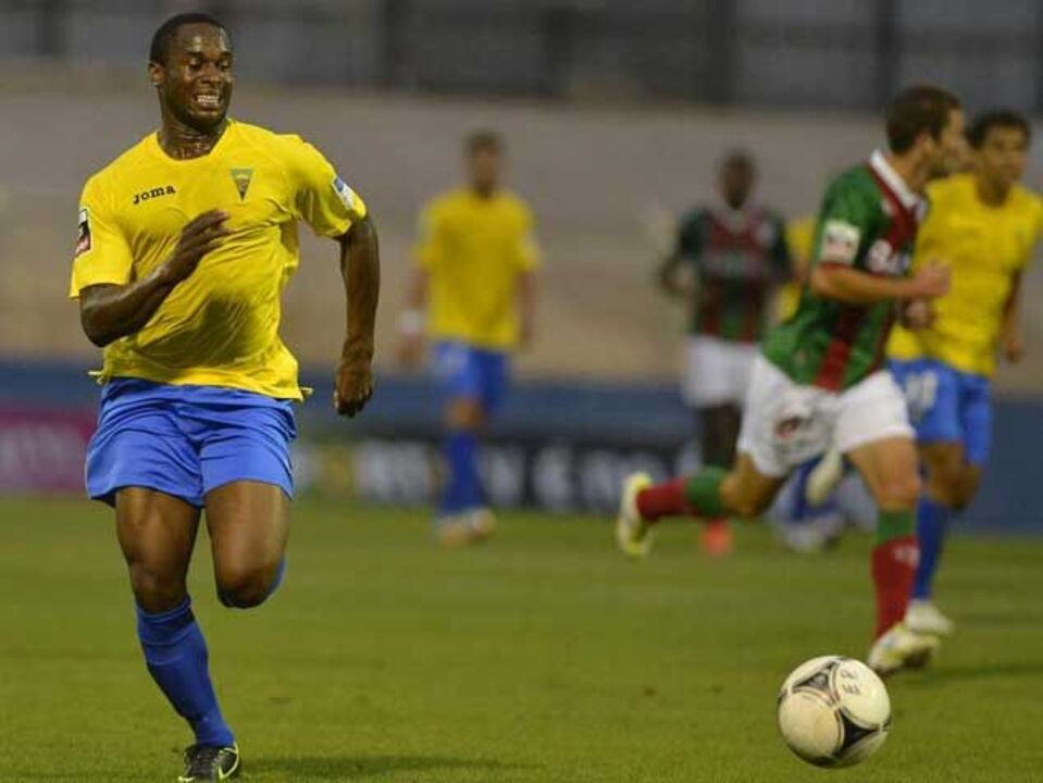 "Hat-trick" permite salto para a ribalta