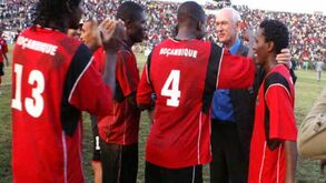Moçambique surpreende Marrocos (2-0)