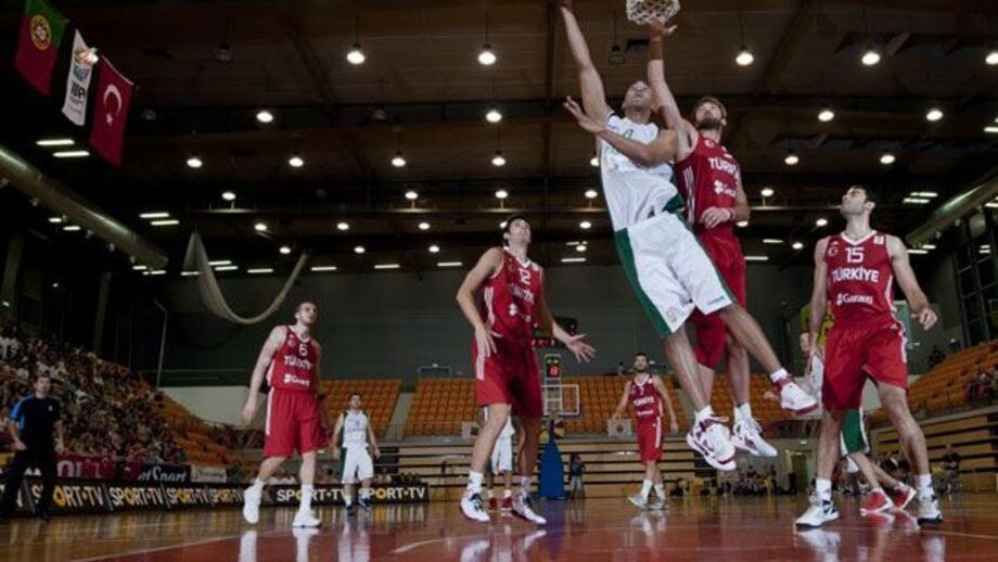 Portugal derrotado pela Turquia (69-79)