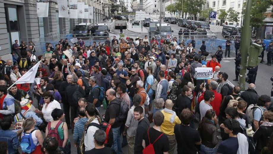 Protestos junto do Congresso de Deputados em Madrid