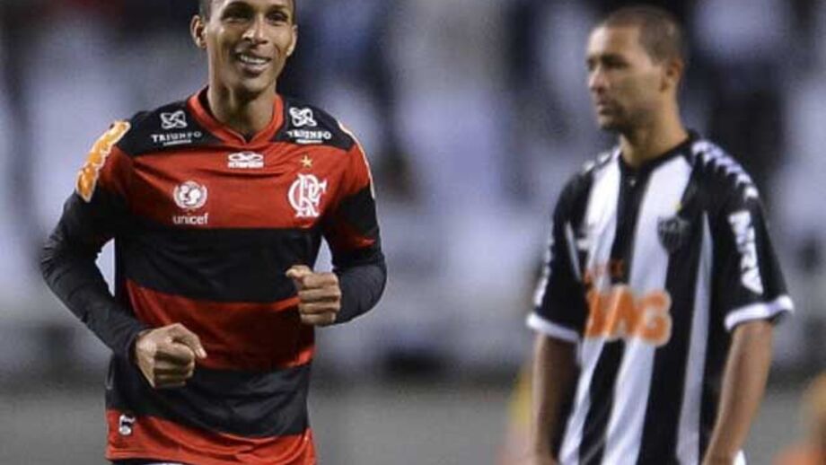 Liedson garante vitória do Flamengo 