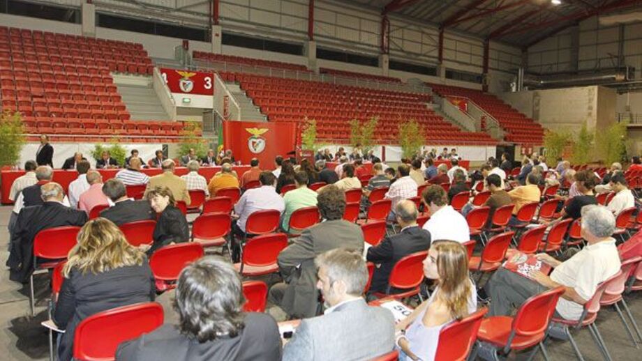 Petardo rebenta durante a Assembleia Geral