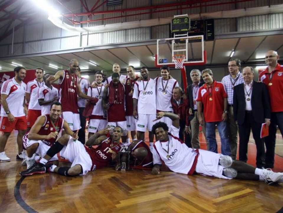 Benfica conquista Troféu António Pratas