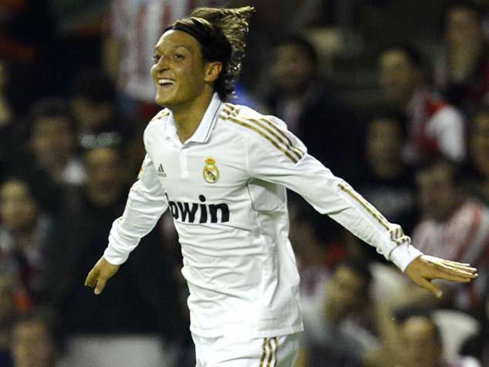 Özil: «Mourinho dá confiança mas quer o máximo»