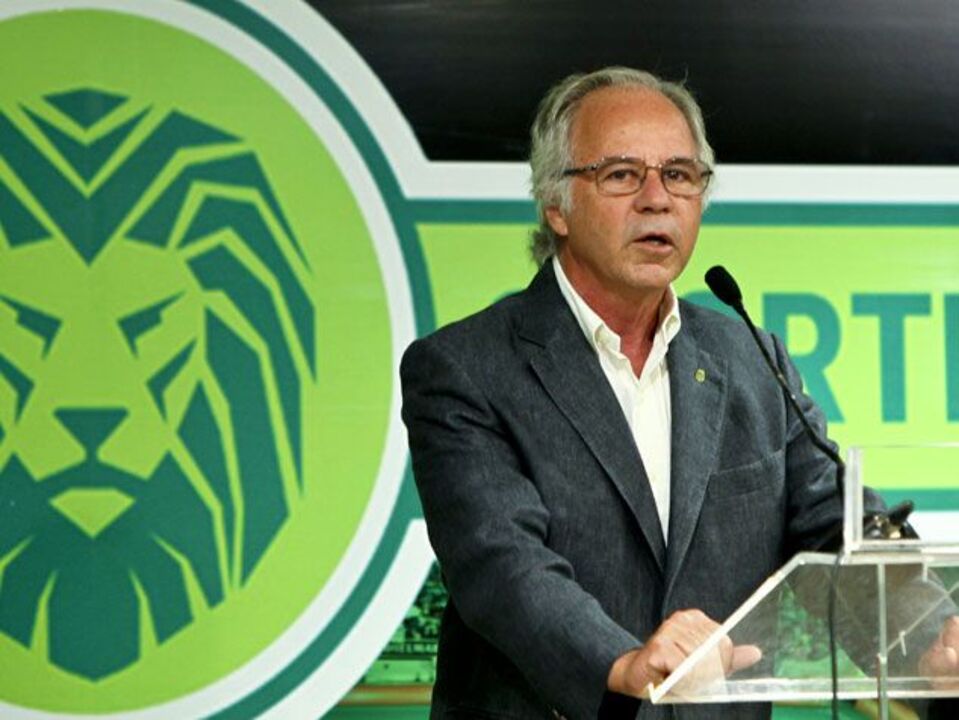 Godinho Lopes assume futebol