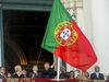 Bandeira de Portugal hasteada ao contrário