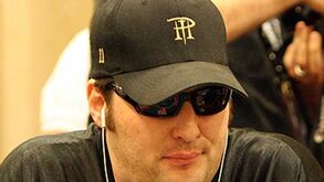 WSOPE: Phil Hellmuth lidera mesa final