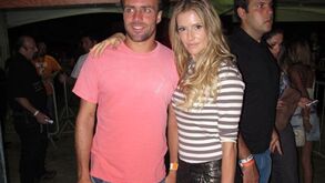 Deborah Secco dedica prémio a Roger Flores