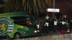 Leões insultados no regresso a casa