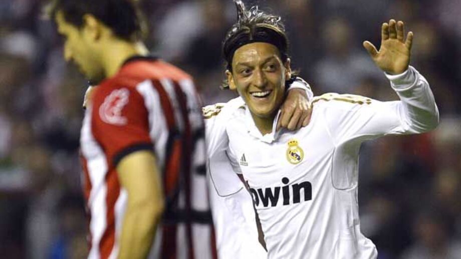 Özil: «Ao Ramos fica melhor a camisola 4 que a 10»