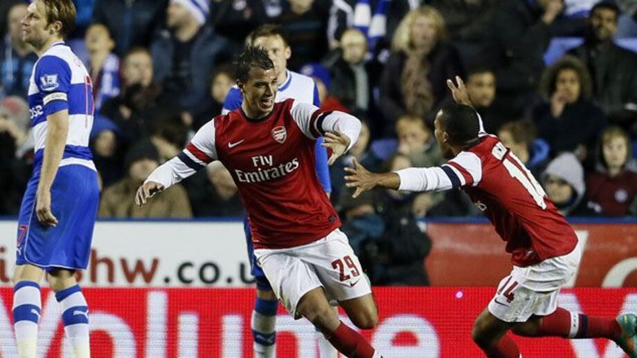 Arsenal vence Reading em jogo louco (7-5)