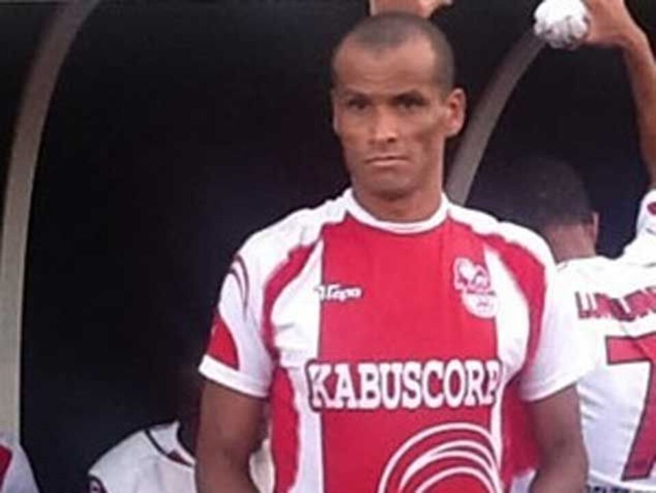 Rivaldo diz adeus a Angola