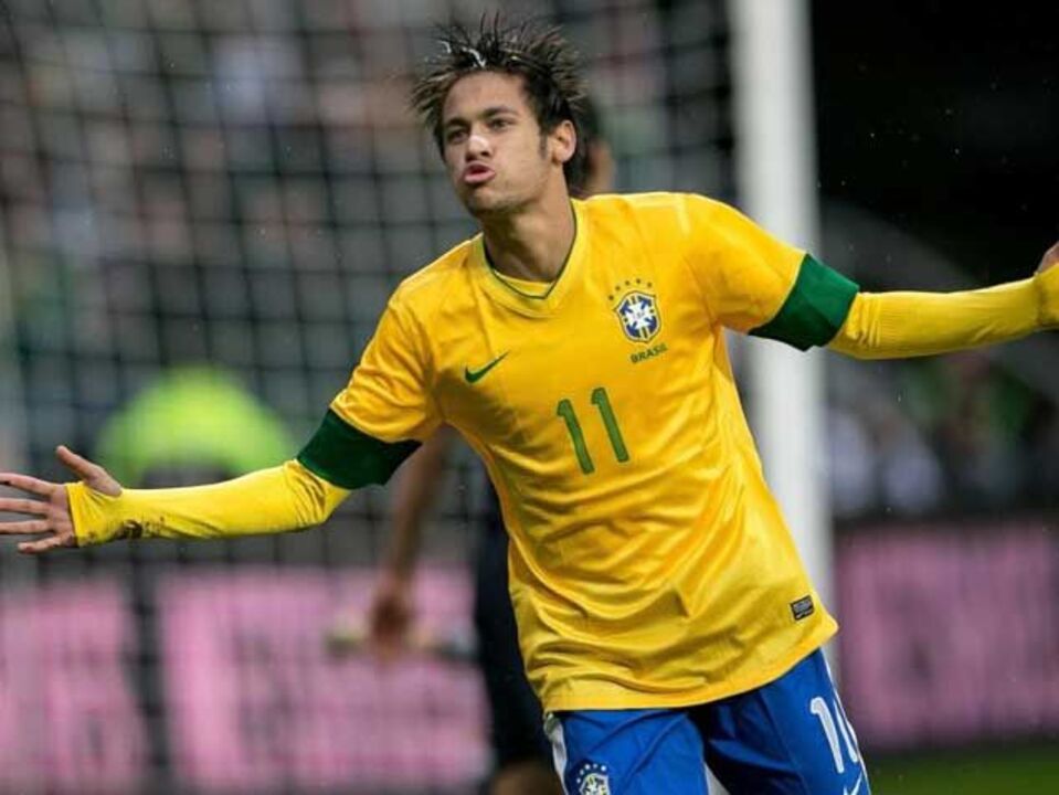 Neymar: «Uso o 11 por causa de Romário»