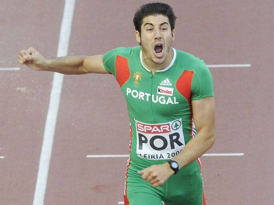 Olímpico João Ferreira contrata José Carvalho