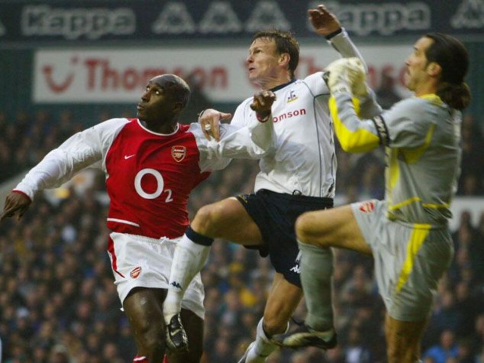 Sol Campbell no centro da polémica