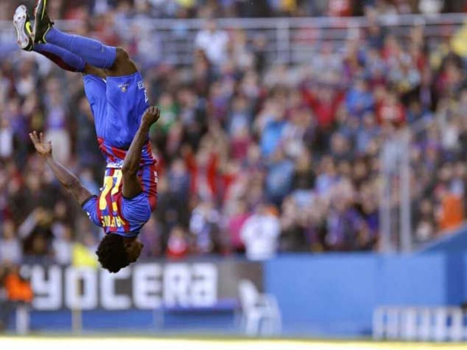 Obafemi Martins pisca o olho à irmã de Balotelli