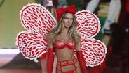 Sharam Diniz entre os anjos da Victoria´s Secret