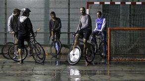 Bike polo: Adeptos das bicicletas têm novo "vício"
