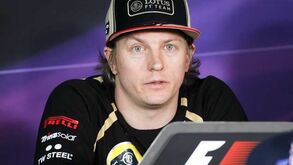 Raikkonen advertido por posar de cerveja na mão