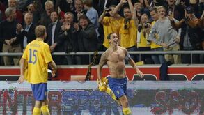 Inglaterra cai aos pés de Ibrahimovic (4-2)