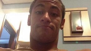 Neymar surpreende e livra-se do moicano