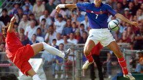 Robert Pires critica Raymond Domenech 