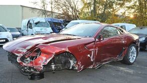 Ferrari acidentado de Ronaldo à venda no eBay