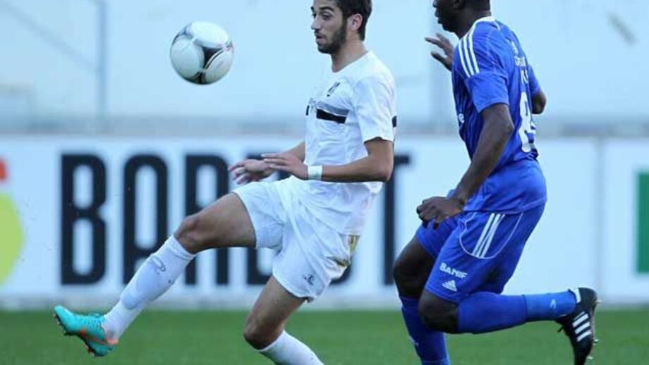 V. Guimarães B-Beleneses, 0-0: Azuis contiuam no 2.º lugar