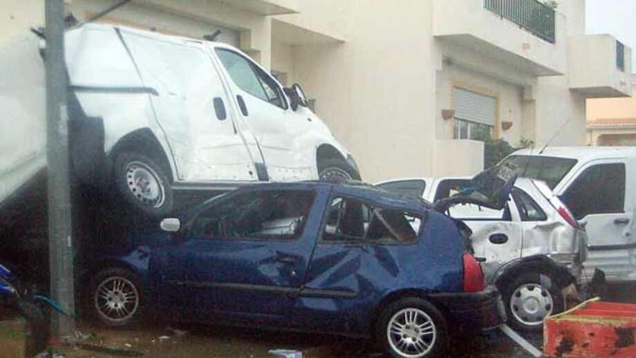 Tornado provoca destruição em Lagoa e Silves