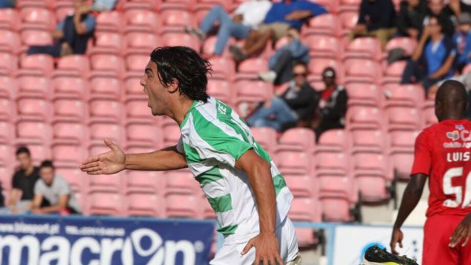 Marítimo B-Naval, 2-3: Terceira derrota consecutiva para os insulares