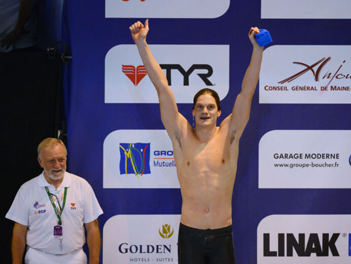 Yannick Agnel bate recorde mundial nos 400 metros livres 