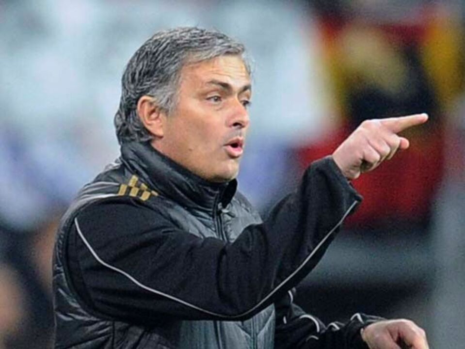 Mourinho: «Sucessão de Ferguson será daqui a 10 anos»