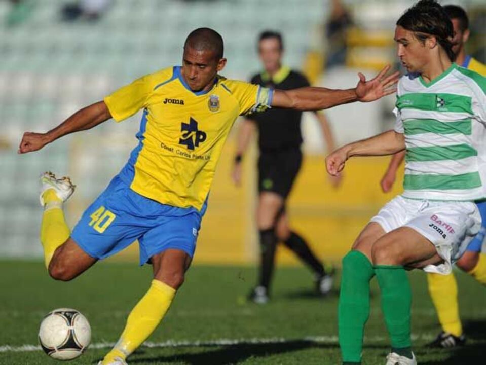 Naval-Arouca, 2-0: Triunfo construído na 1.ª parte