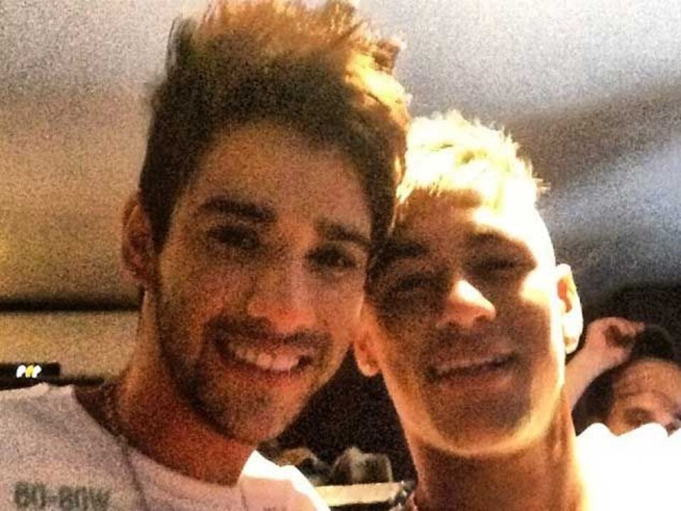 Neymar canta com Gusttavo Lima