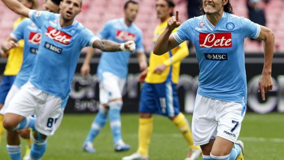 Nápoles goleia Pescara e consolida 2.º posto