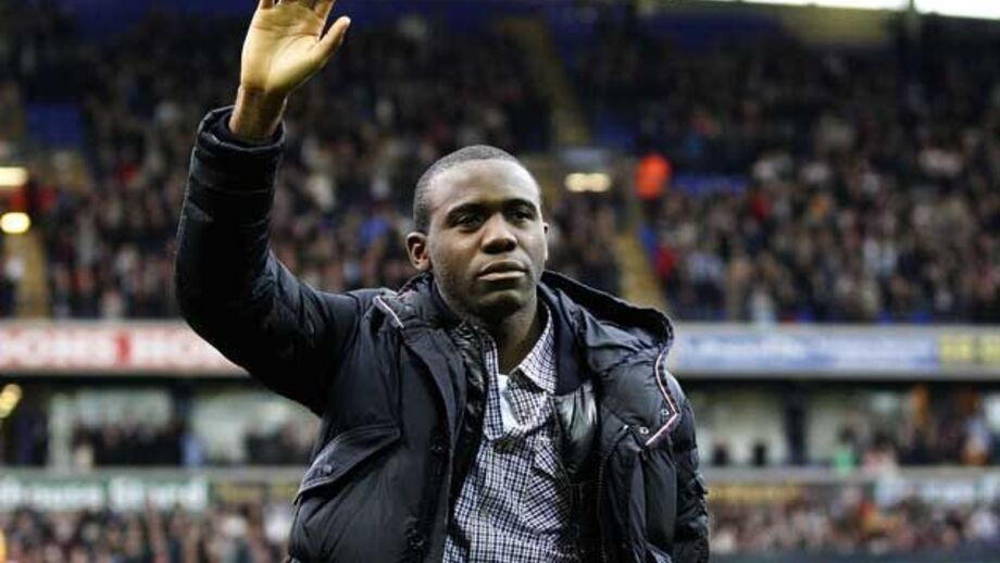 Fabrice Muamba não voltará a jogar futebol 