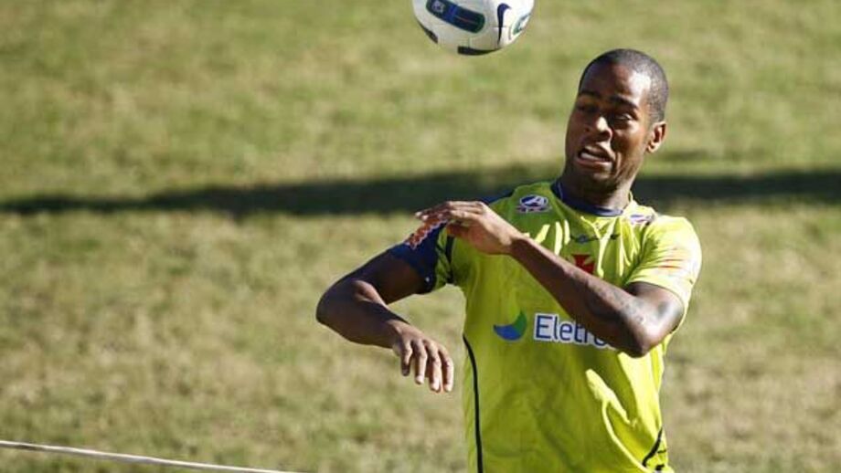 Corinthians quer contratar Dedé ao Vasco da Gama