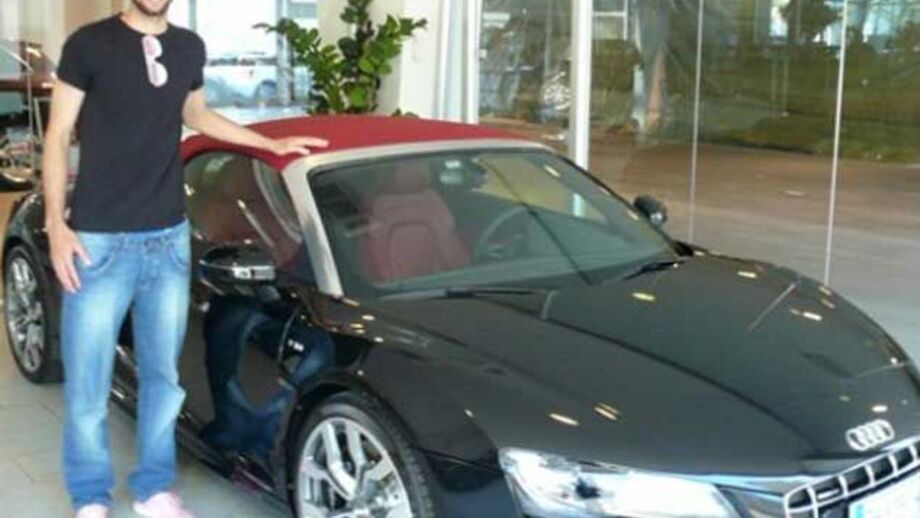 Pastore destrói o seu Audi R8 como forma de protesto