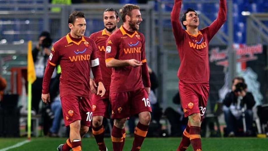 Roma goleia AC Milan por 4-2