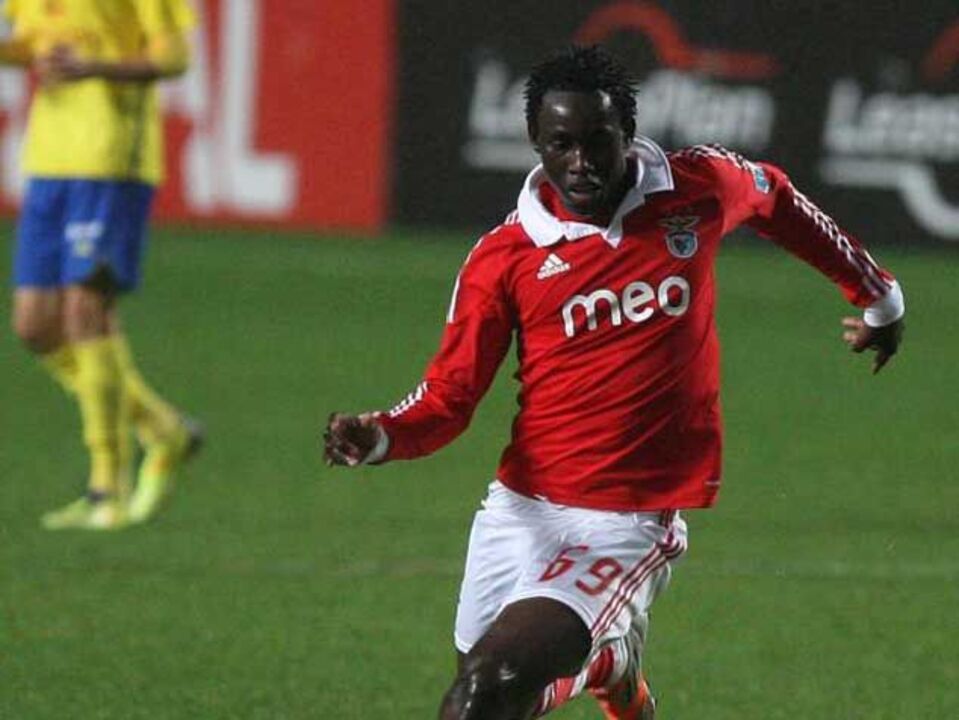 Santa Clara-Benfica B, 1-1: Águias empatam com 9 em campo