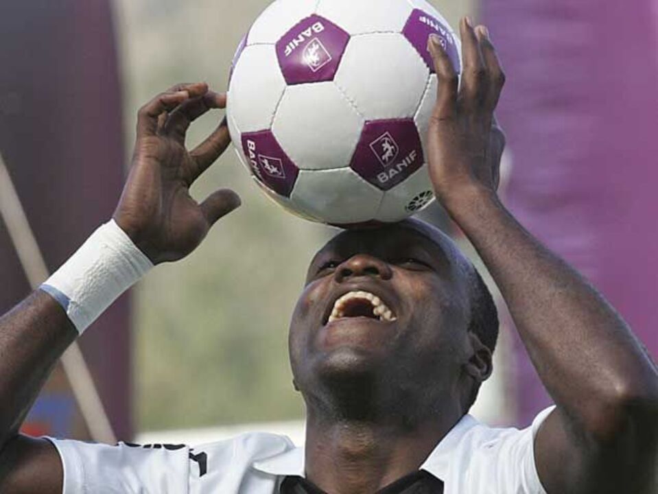 Mateus é o único "português" nos convocados de Angola