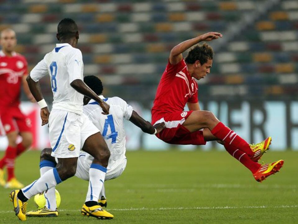 Tunísia volta a desiludir