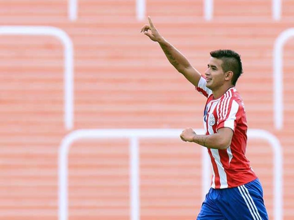 Sub-20: Benfiquista Derlis González de pé quente no Sul-Americano