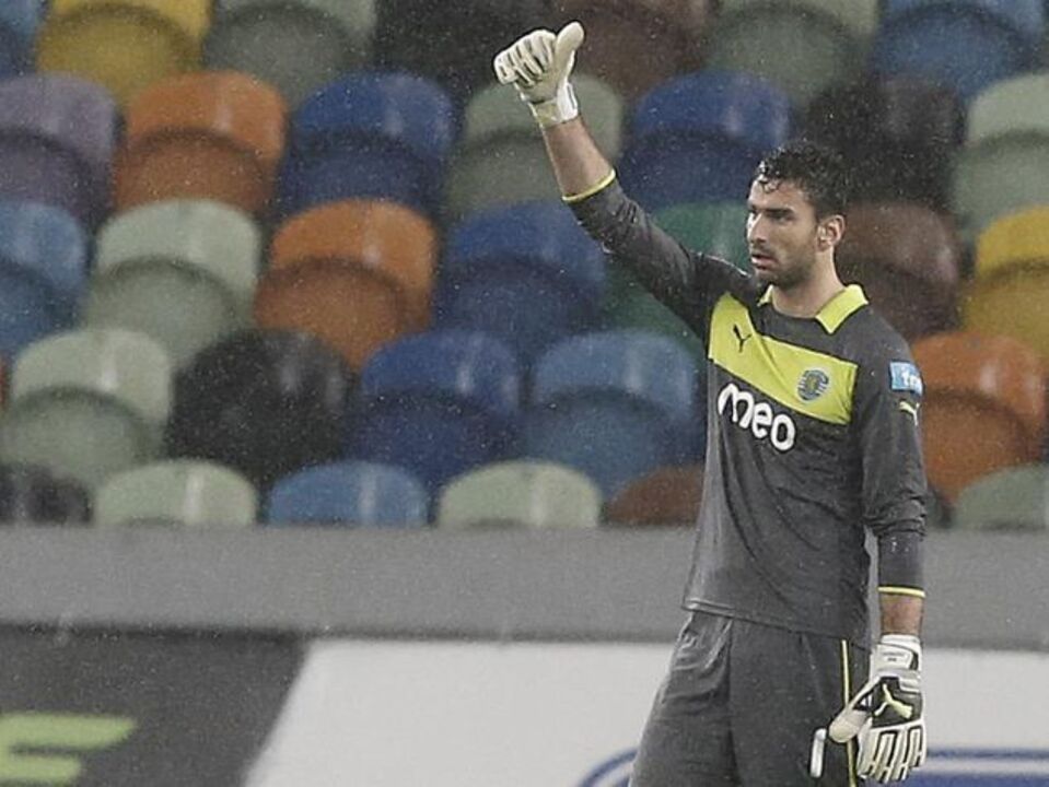 Rui Patrício garante vitória aos leões