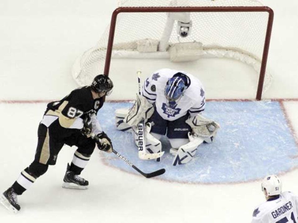NHL: Toronto estraga regresso a casa dos Penguins