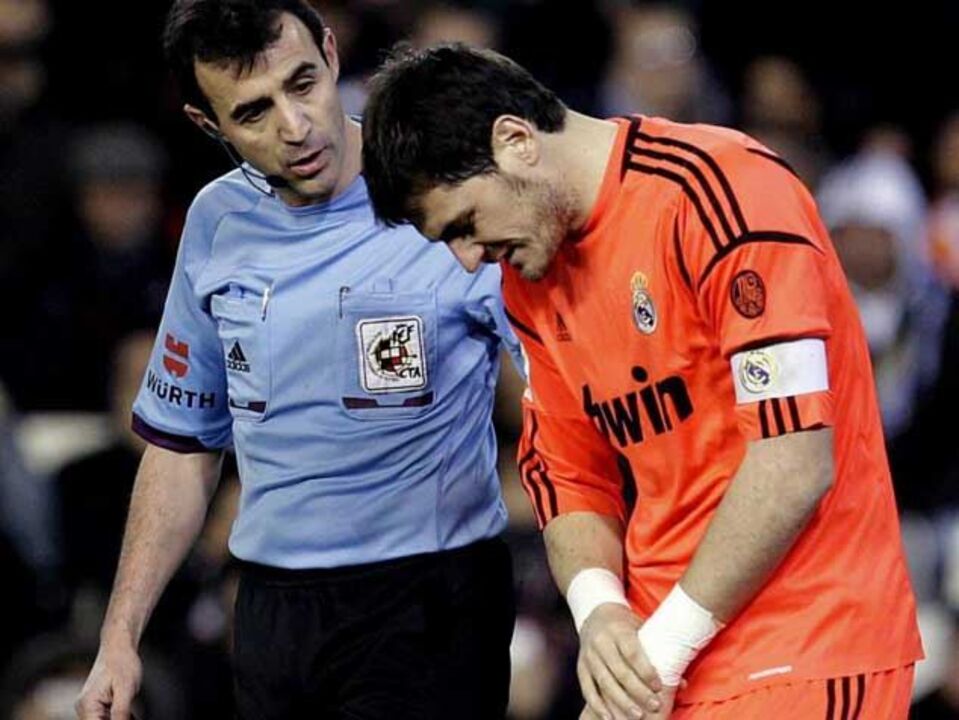 Casillas pode parar três meses