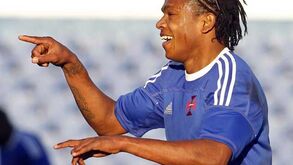 Rambé no lugar de Zé Luís