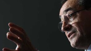 António Oliveira fora de cena