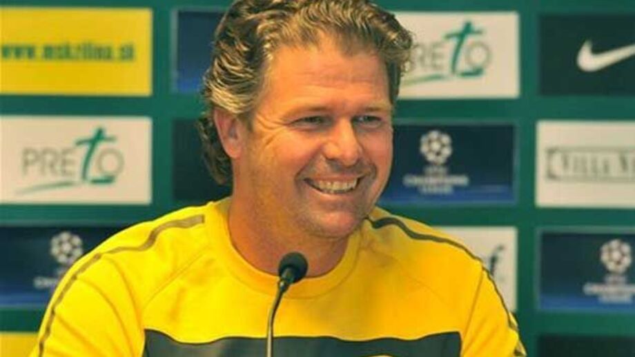 Zilina despede treinador e anuncia Adrian Gula