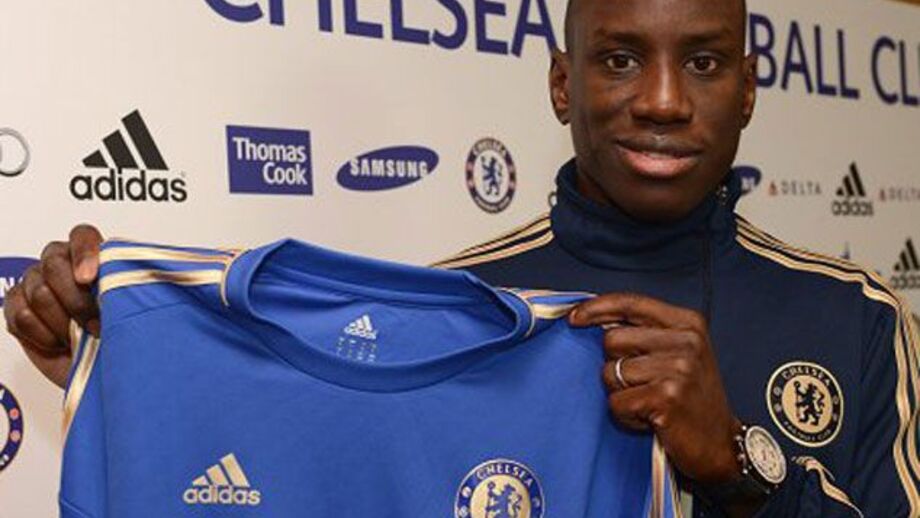Demba Ba assina pelo Chelsea